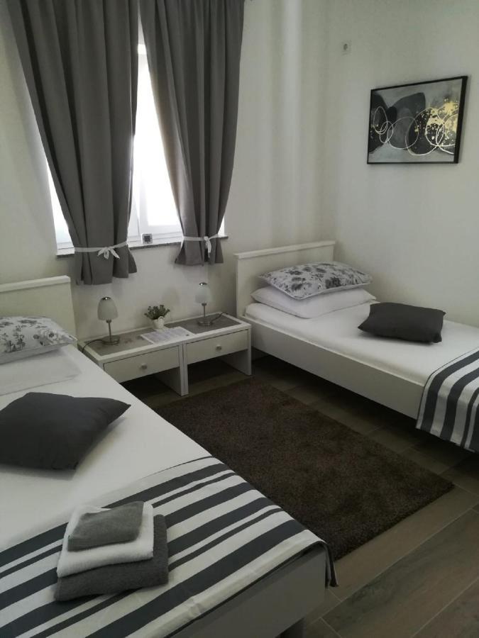 Apartment Villa Bijele Stijene 卡尔卢巴格 外观 照片