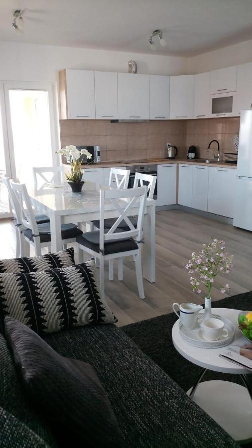 Apartment Villa Bijele Stijene 卡尔卢巴格 外观 照片